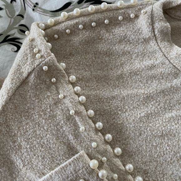 H&M Sweater - Picture 3 of 4